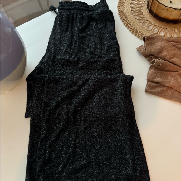 Stars above perfectly cozy wide leg pajama large.Worn a few times - Picture 3 of 5